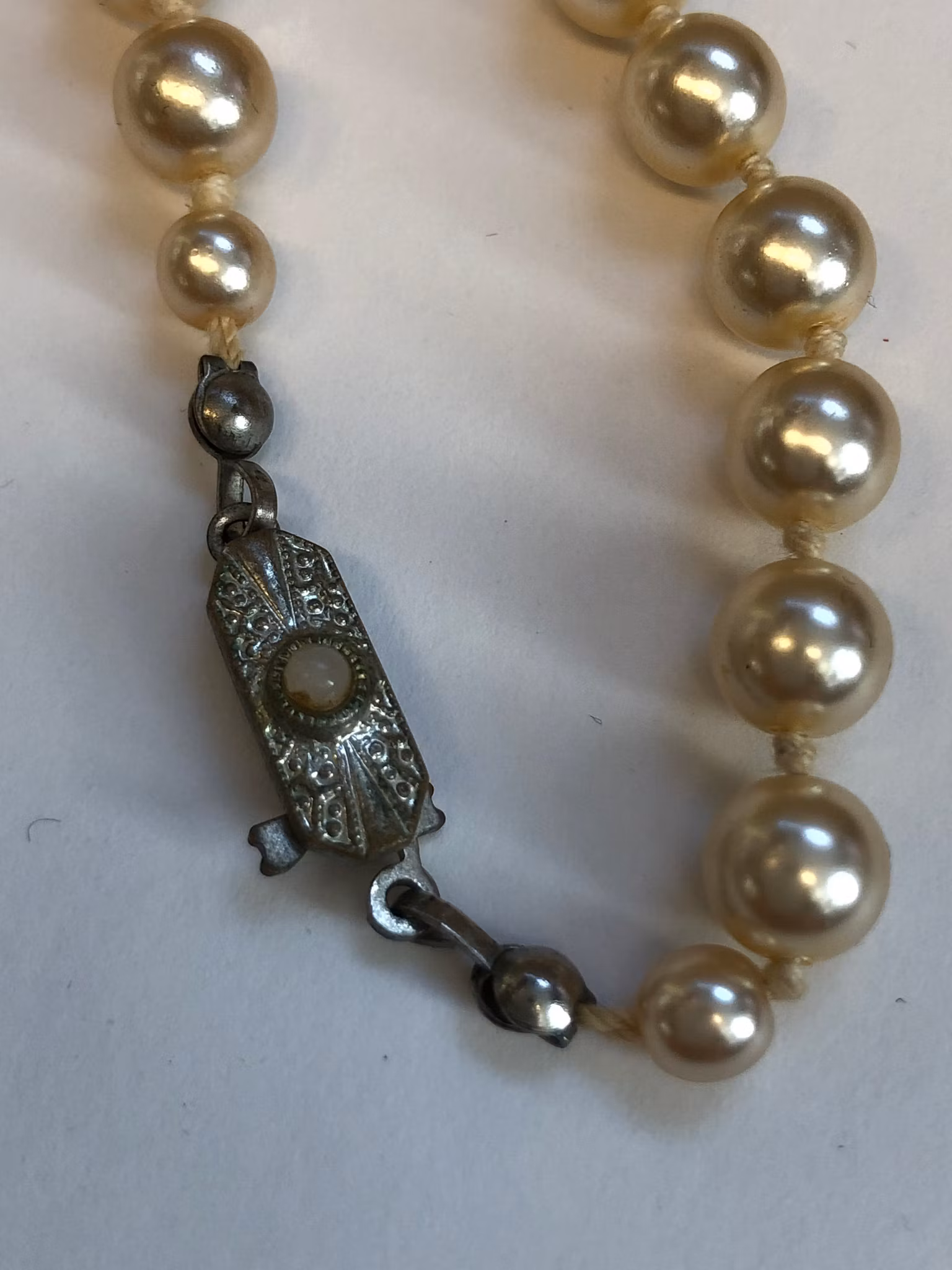 PÄRLHALSBAND, Metall, konstmaterial, Vintage 1900-tal