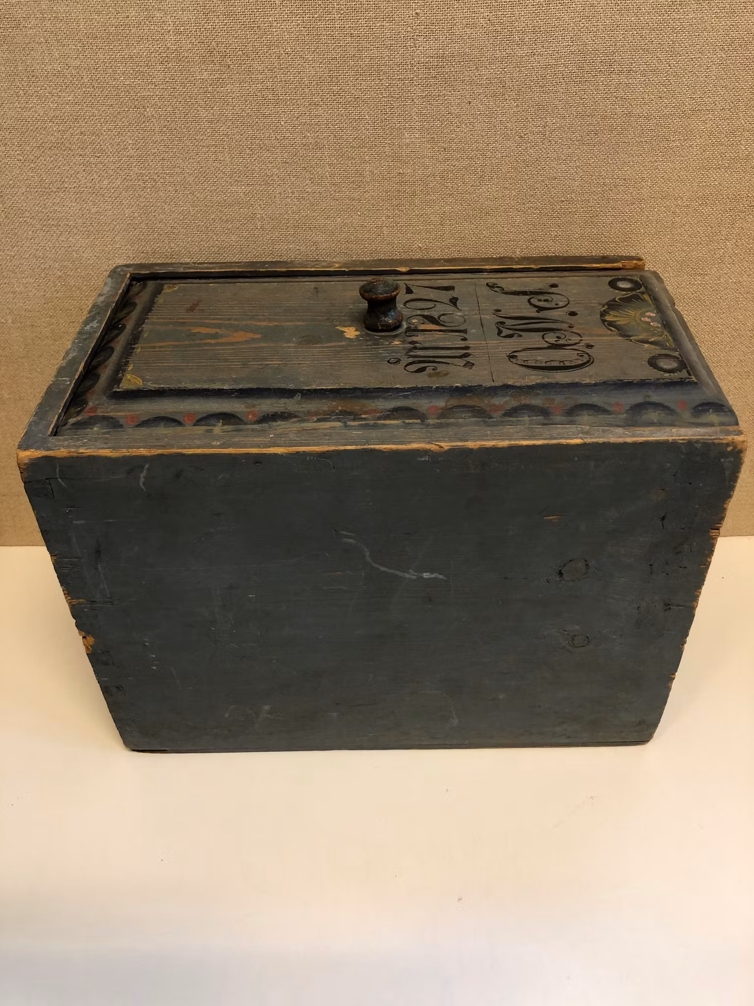 LÅDA, skjutlock, allmoge, original målat, ONS samt daterad 1827.