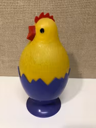 PÅSKÄGG/GODISGÖMMA, plast, "Kyckling", 1960/70-tal.