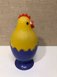 PÅSKÄGG/GODISGÖMMA, plast, "Kyckling", 1960/70-tal.