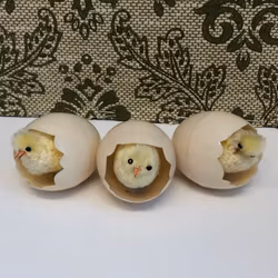 PÅSKPYNT 3  st. plast, 1960/70-tal.