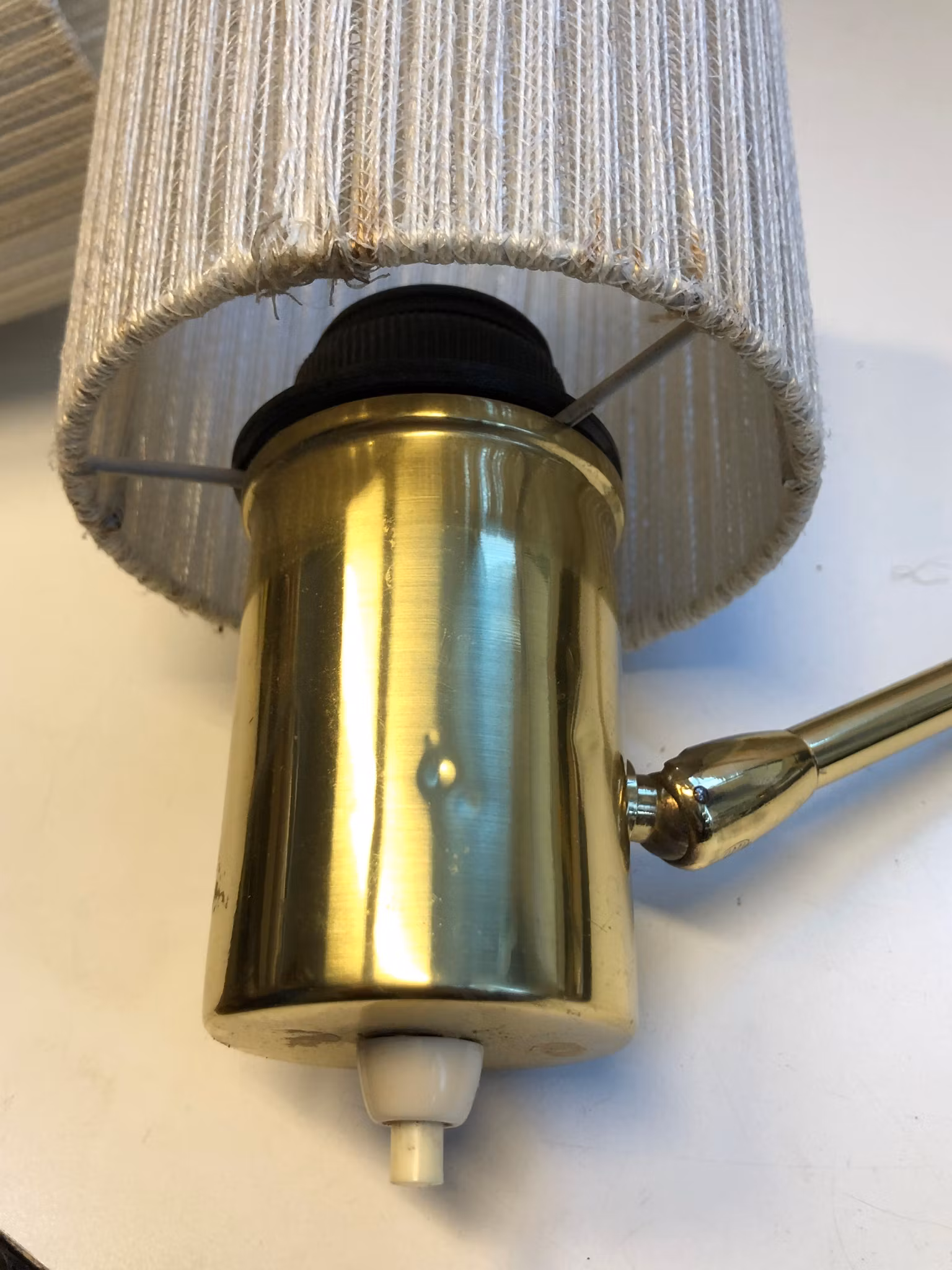 VÄGGLAMPOR, ett par, typ 450, mässing/teak/textil, Möller Armatur Eskilstuna, 1950/60-tal.