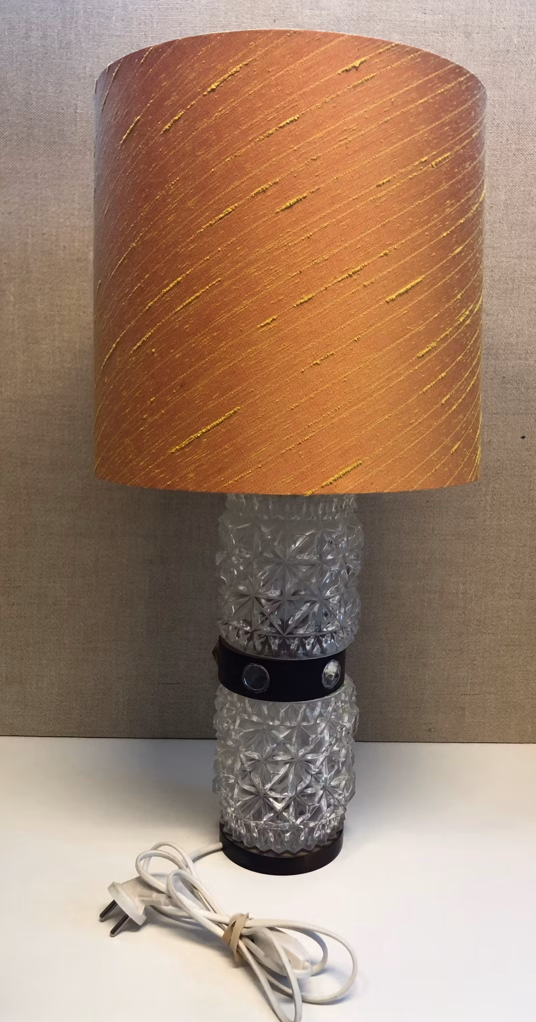 BORDSLAMPA, trä/glas, 1960/70-tal.