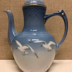 COFFEE POT, porcelain, "The Seagull", Fanny Garde, Bing & Grondahl, Denmark.