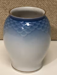 TANDPETSHÅLLARE, porslin, "Måsen", Fanny Garde, Bing & Gröndahl, Danmark.