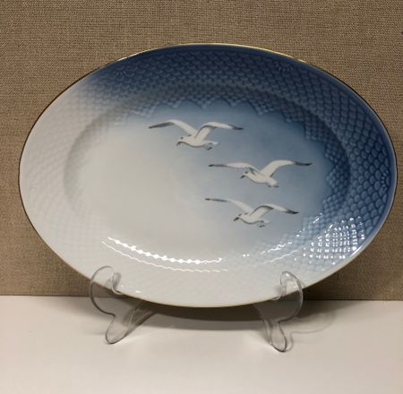 PLATTER, porcelain, "The Seagull", Fanny Garde, Bing & Gröndahl, Denmark.