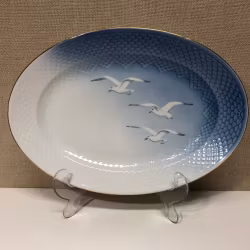 UPPLÄGGNINGSFAT, porslin, "Måsen", Fanny Garde, Bing & Gröndahl, Danmark.