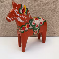 DALAHÄST, bemålat trä, 1900-talets andra hälft.