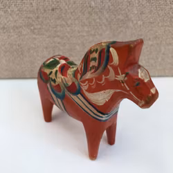 DALAHÄST, bemålat trä, 1900-talets tredje kvartal.