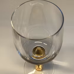 GUNNAR CYREN, Rödvinsglas, " Nobel", Orrefors.