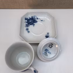 CREAM CUP WITH DISH, porcelain, "Musselmalet", half blonde, Royal Copenhagen, Denmark.