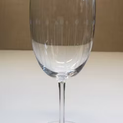 NILS LANDBERG. Rödvinsglas, Gothenburg", Orrefors.