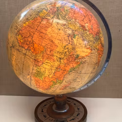 FYSISK-POLITISK JORDGLOB, trä/glas, Räths, 1900-talets andra hälft.