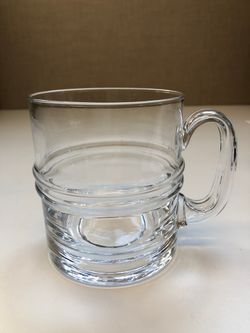 TIMO SARPANEVA. Ölsejdel, "Droppring", Pisaranrengas, Iittala, Finland.