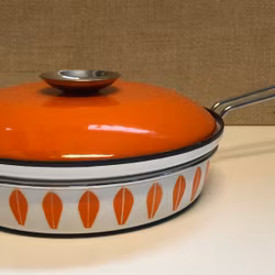 GRETE PRYTZ KITTELSEN. Kastrull med lock, "Cathrineholm", Norway.