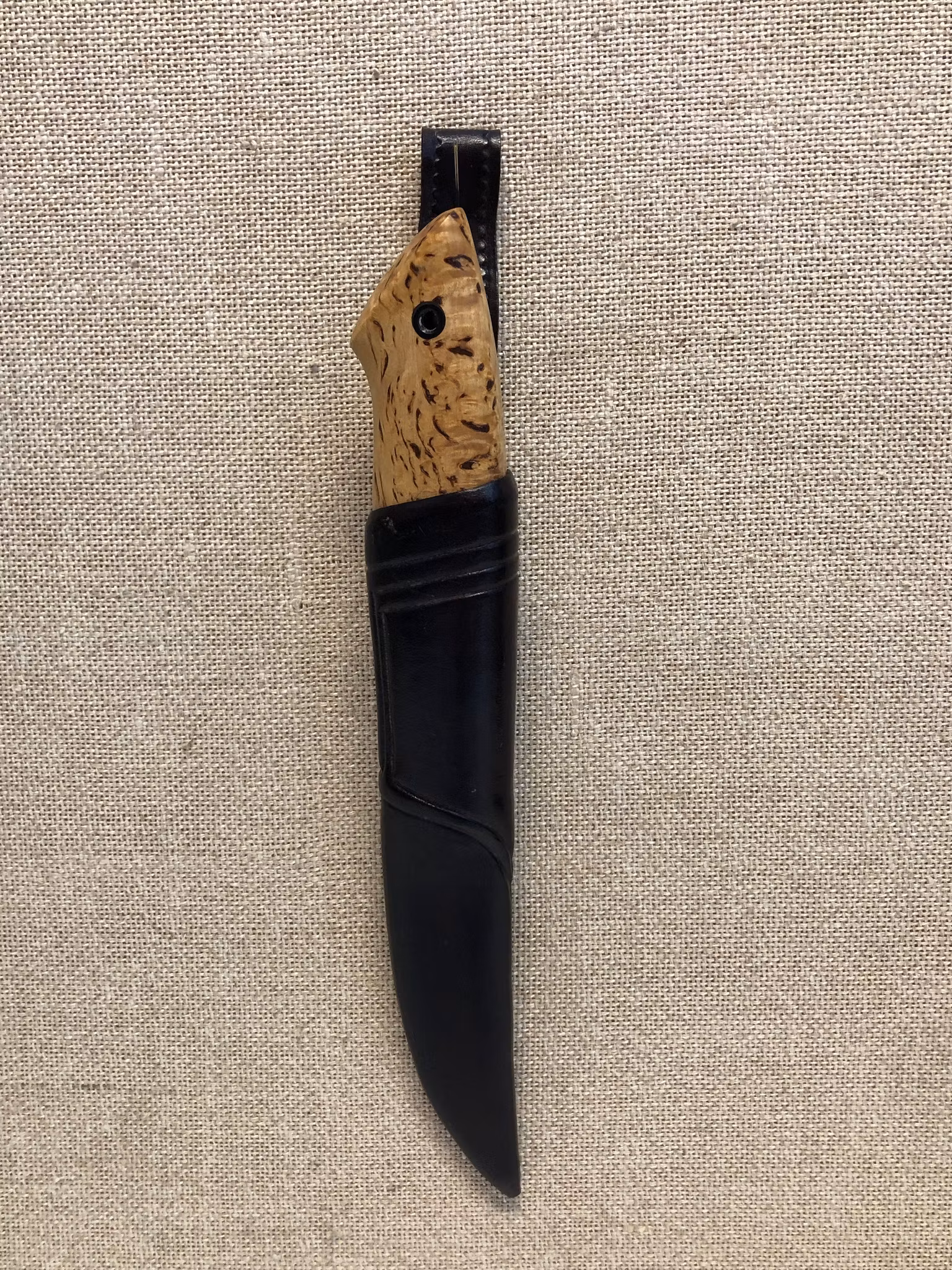 SÖREN NORBERG. Kniv, björk/läder, blad Frost Mora, signerad, 19/2000-tal.