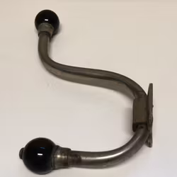 KLÄDKROK, metall, väggmodell, 1900-talets början.