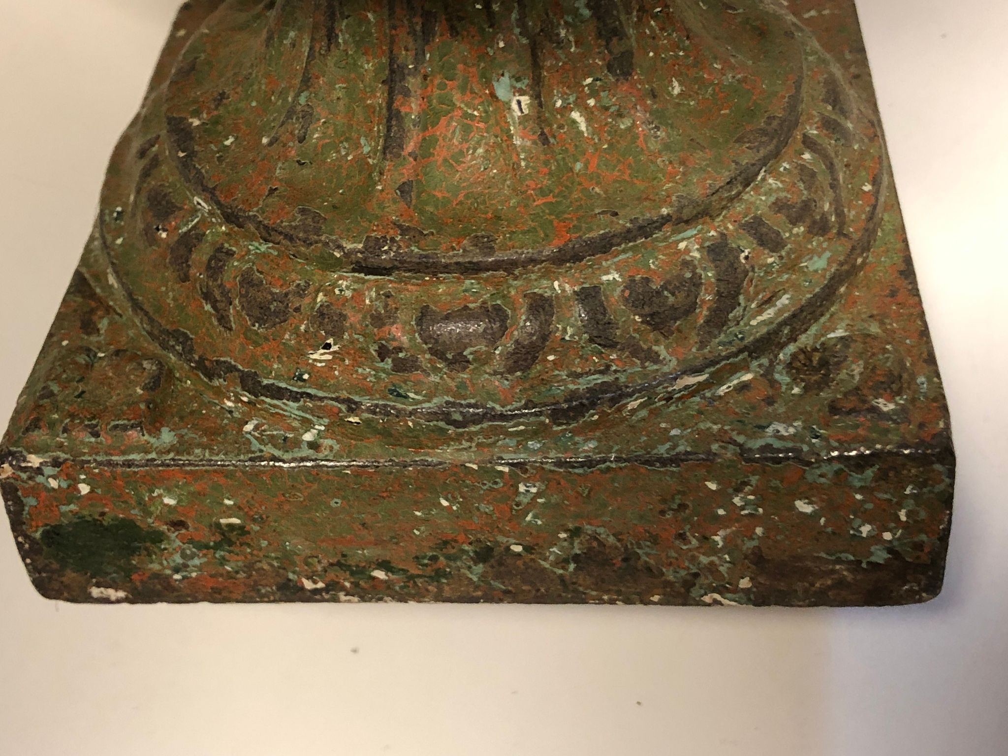 TRÄDGÅRDSURNOR, ett par, gjutjärn, 18/1900-tal.