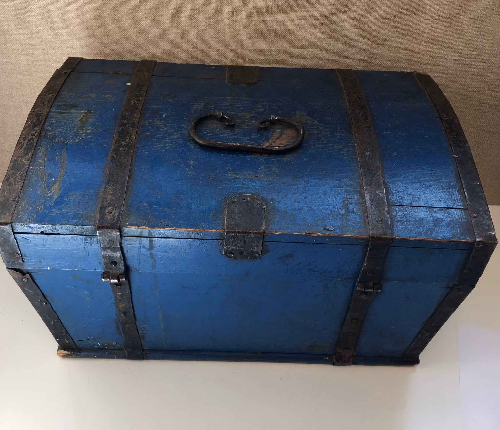 SKRIN, bemålad furu, 1800-tal.