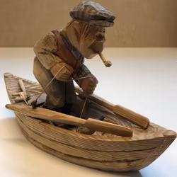 SKULPTUR, trä, "Fiskare", signerad GH samt daterad 1958.