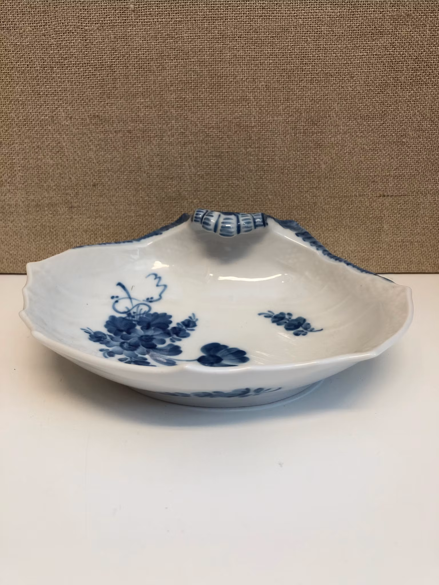 SNÄCKSKÅL, porslin, " Blå Blomster", Royal Copenhagen, Danmark.