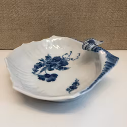 Snail bowl, porcelain, "Blue Flowers", Royal Copenhagen, Denmark.