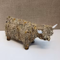 FIGURIN, porslin, " Highland ko", Castlewynd Studios, Scotland.