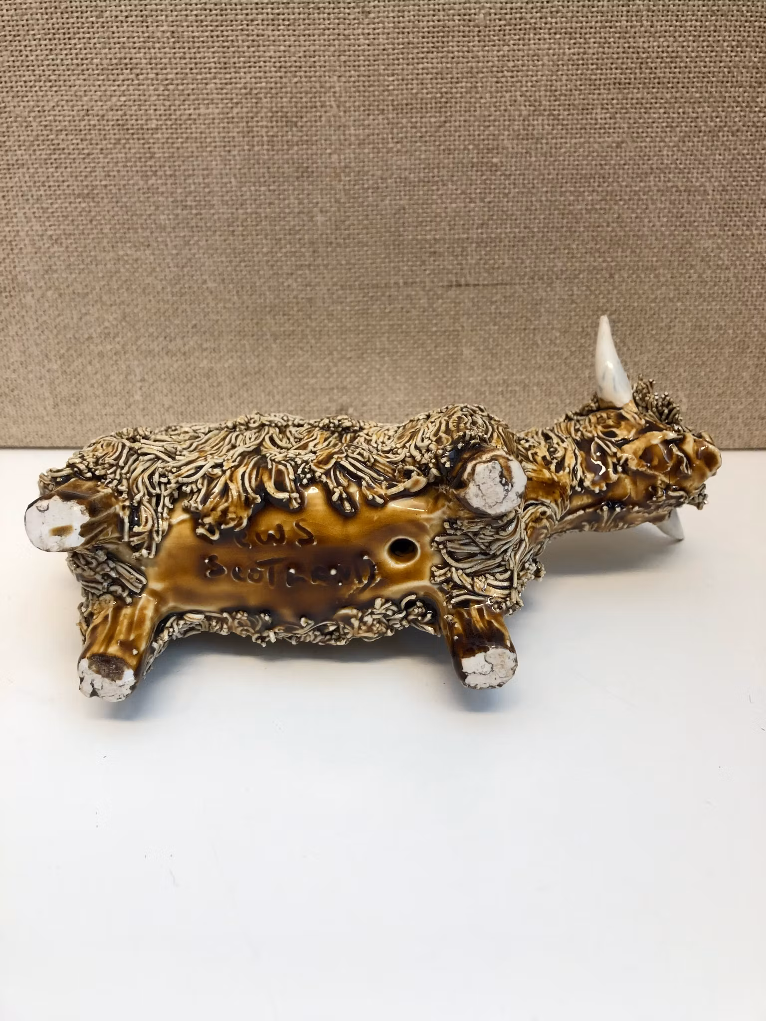 FIGURIN, porslin, " Highland ko", Castlewynd Studios, Scotland.