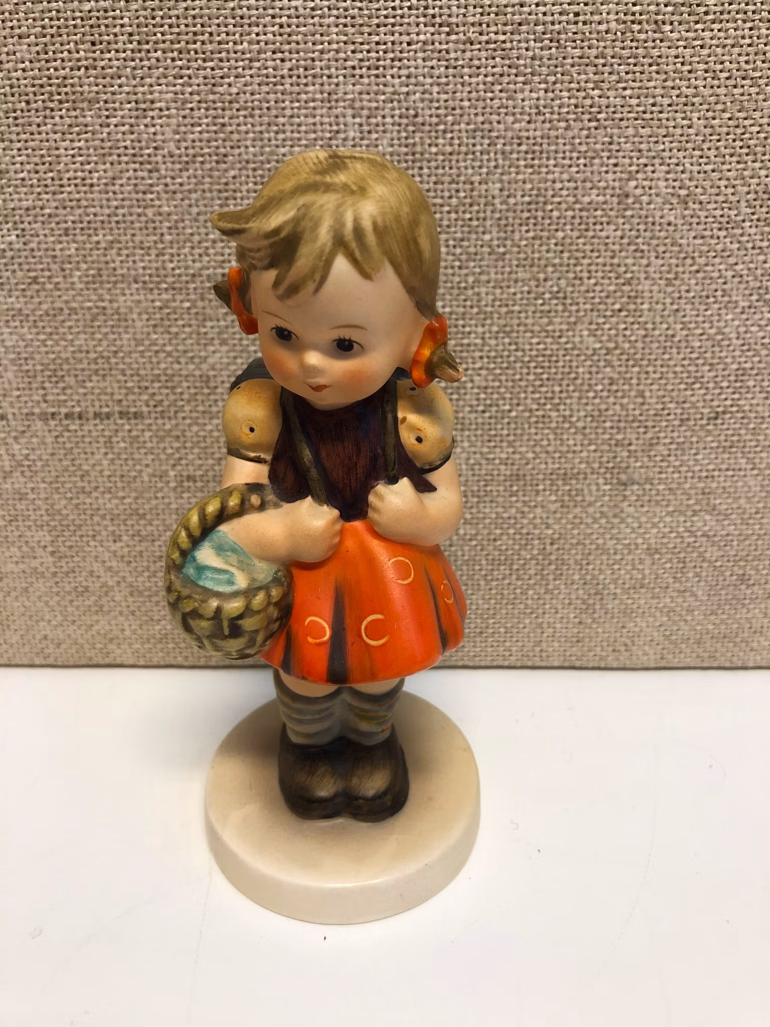 FIGURIN, porslin, Hummel, Goebel, West Germany.