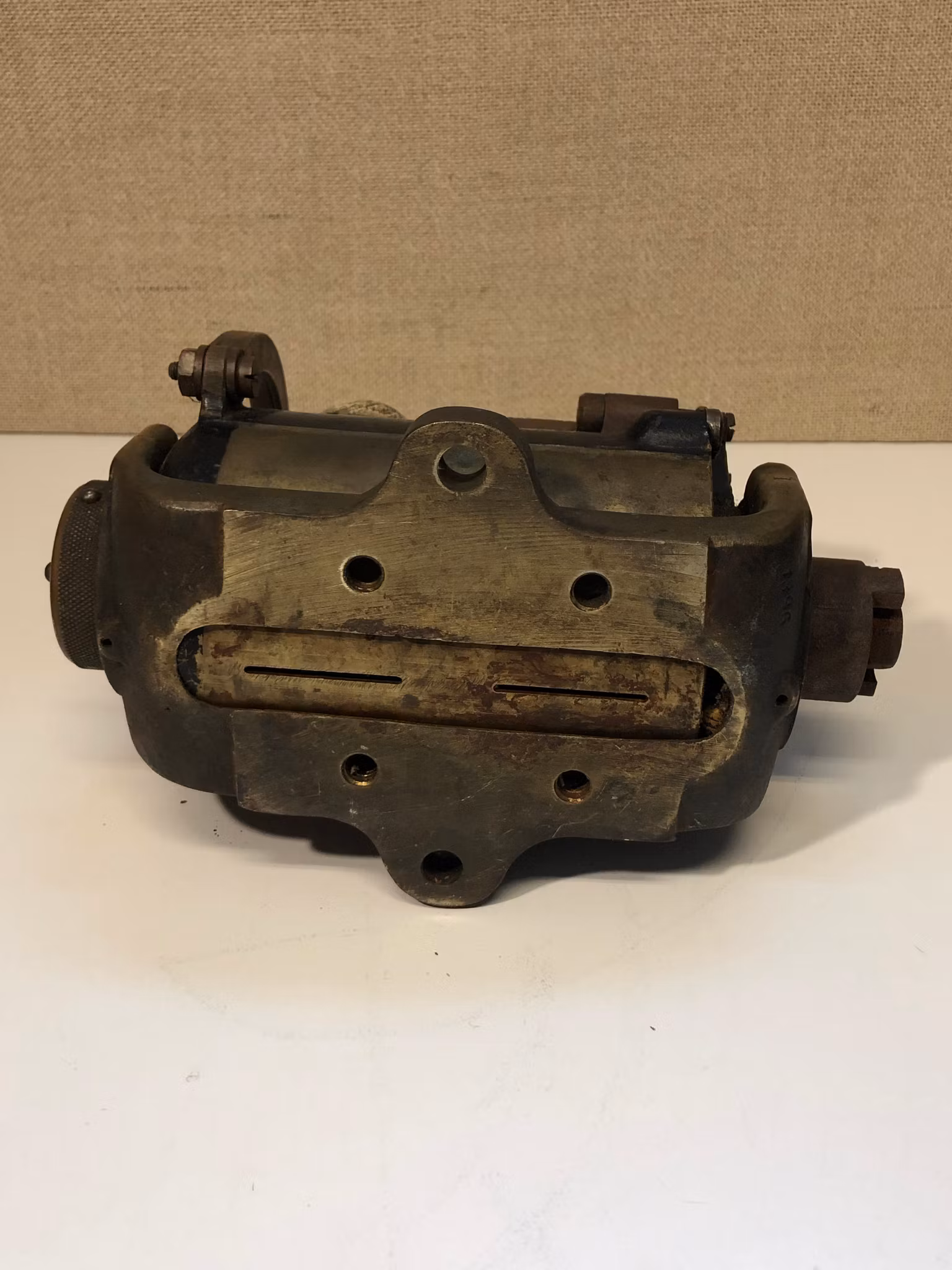 TÄNDMAGNET, MEA, MAGNETO BK4 Fyr cylindrig, 1910/20-tal.