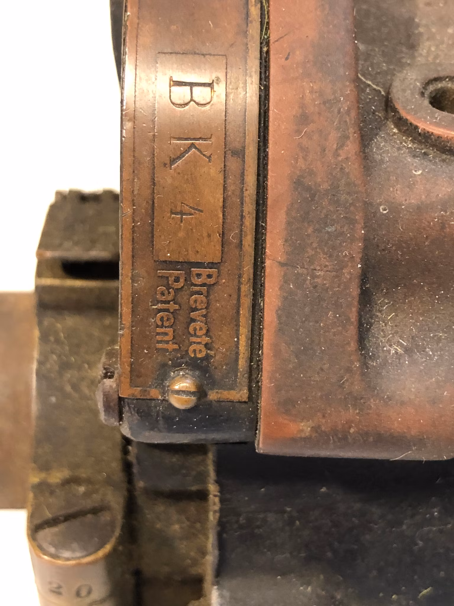 TÄNDMAGNET, MEA, MAGNETO BK4 Fyr cylindrig, 1910/20-tal.