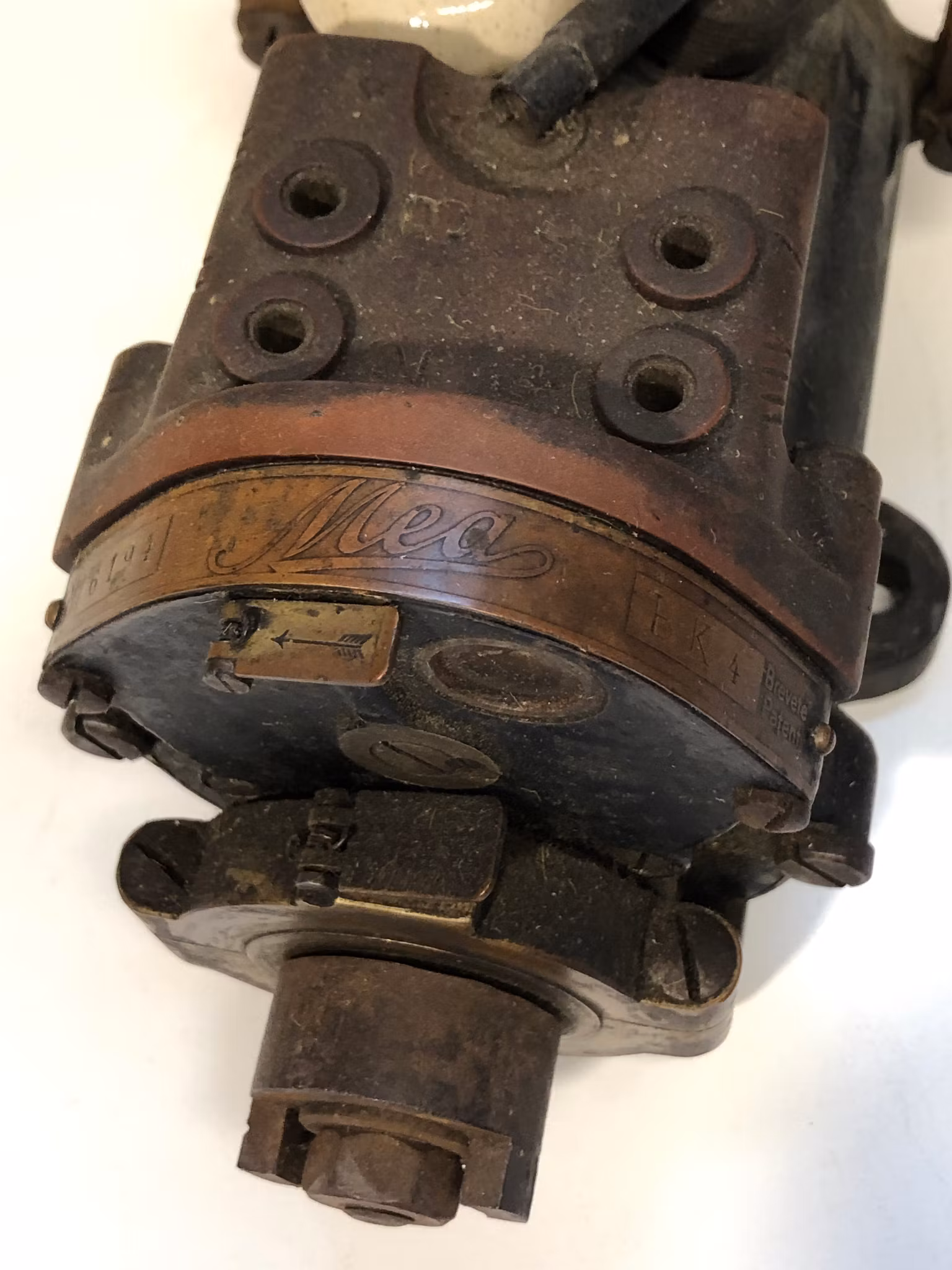TÄNDMAGNET, MEA, MAGNETO BK4 Fyr cylindrig, 1910/20-tal.