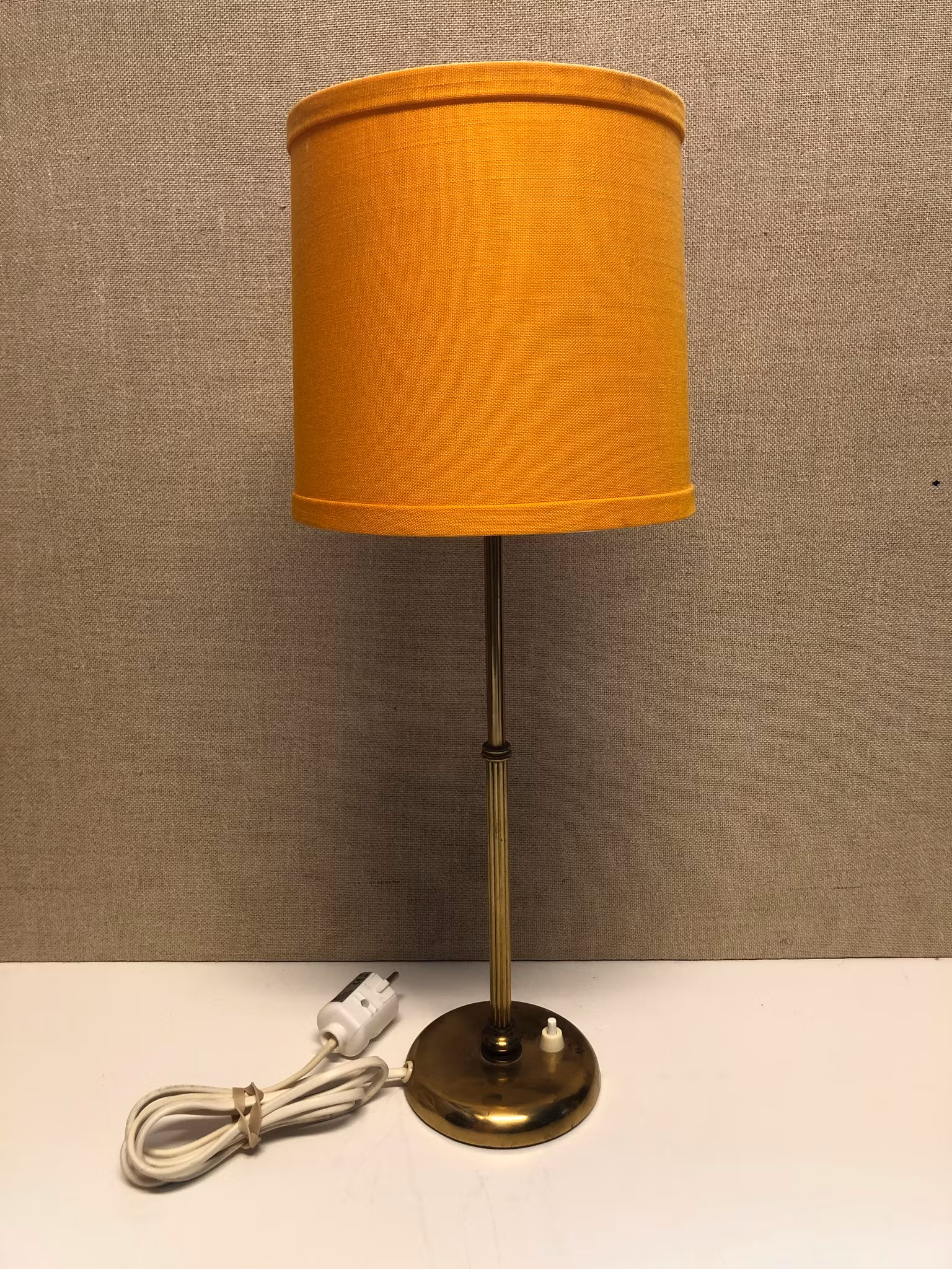 HARALD NOTINI. Bordslampa, mässing, modell 15683, Arvid Böhlmarks Lampfabrik, 1900-talet mitt.