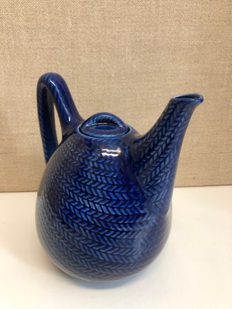 HERTHA BENGTSSON. Teapot, porcelain, "Blue Fire", Rörstrand.
