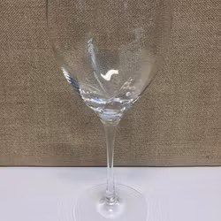BERTIL VALLIEN. Rödvinsglas, Jumbo XL, "Chateau", Kosta Boda.