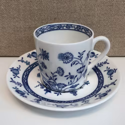 KAFFEKOPP MED FAT, benporslin "Dresden" Gustavsberg.