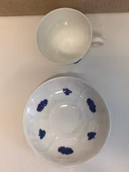 TEKOPP MED FAT, benporslin, "Blå Blom", Gustavsberg.
