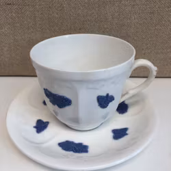 KAFFEKOPP MED FAT, benporslin, "Blå Blom", Gustavsberg.