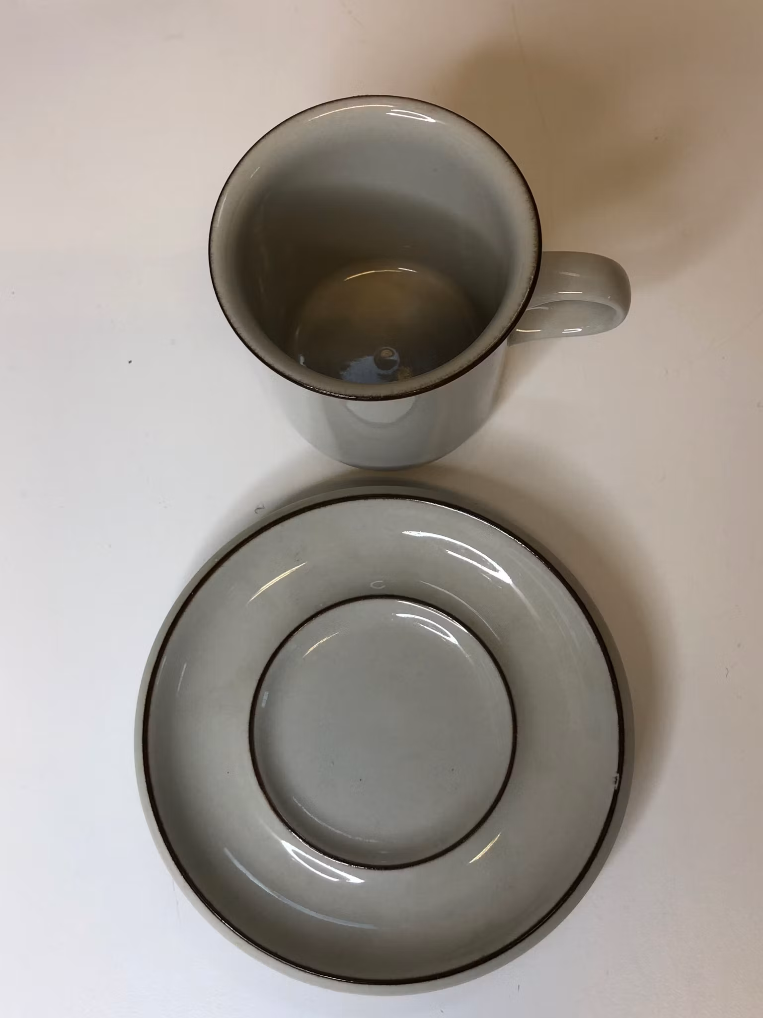 ULLA PROCOPÉ. Kaffekopp med fat, stengods, "Fennica", Arabia.
