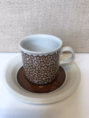 PETER WINQVIST/INKERI SEPPÄLÄ. Coffee cup with saucer, porcelain, "Faenza", Arabia, Finland, 1970s.