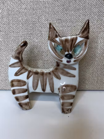 DORYTHY CLOUGH. Figurine, porcelain, "Cat", Gefle/Uppsala Ekeby.