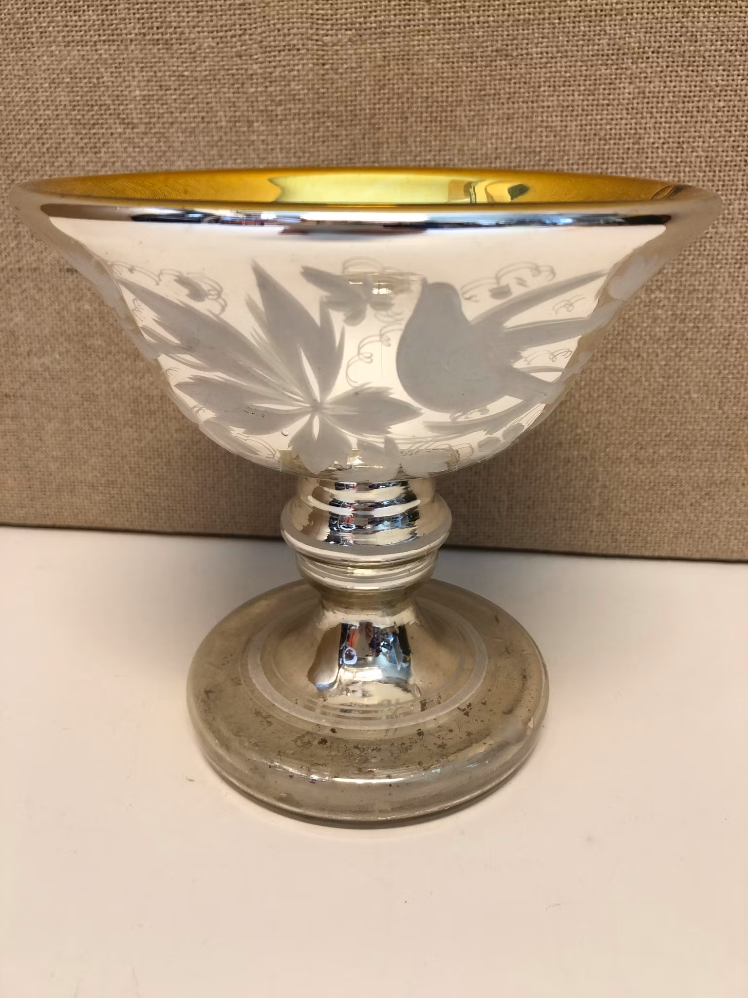 SKÅL PÅ FOT, glas," fattigmanssilver", 1800-talets andra hälfdt.