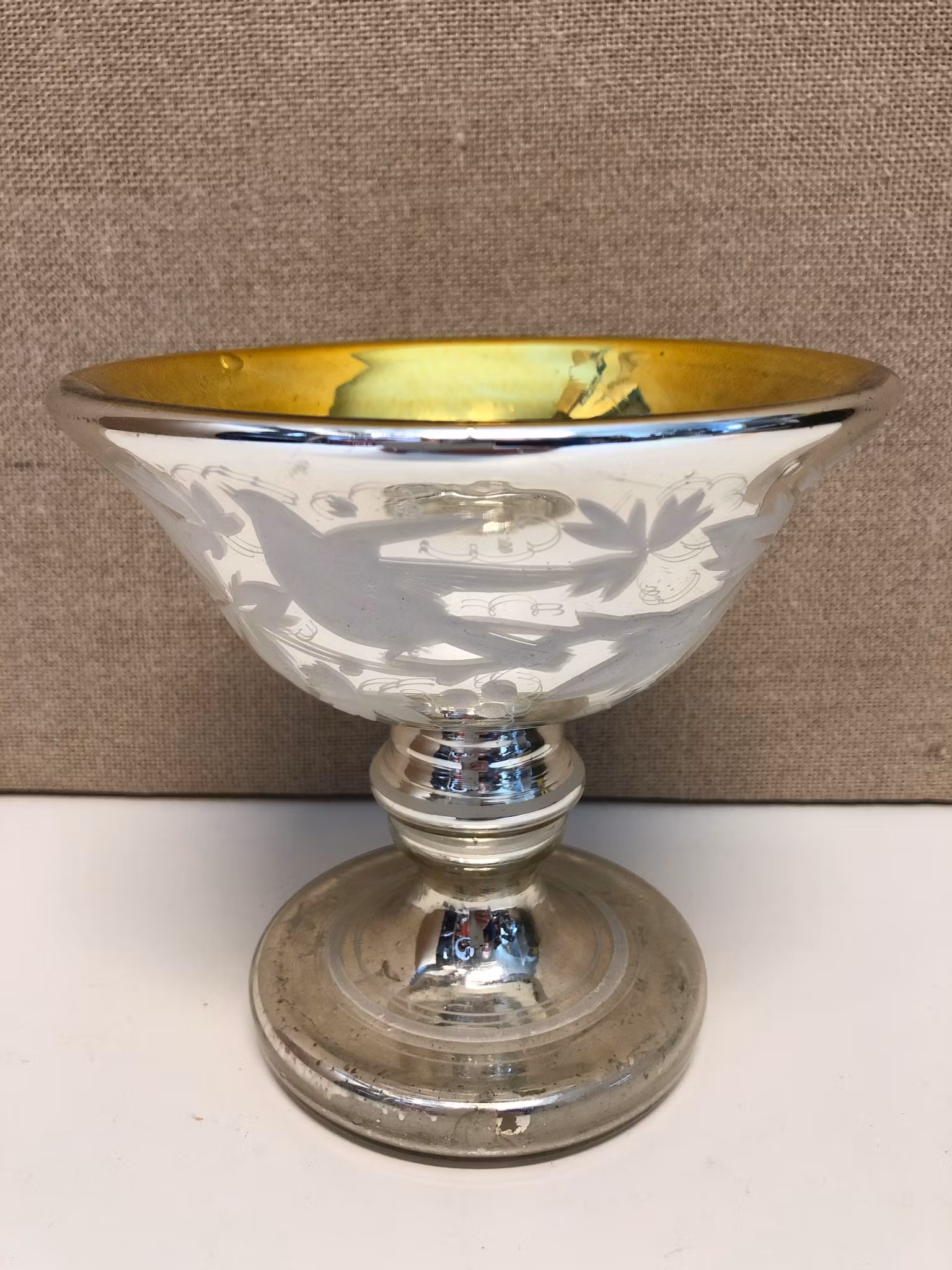 SKÅL PÅ FOT, glas," fattigmanssilver", 1800-talets andra hälfdt.