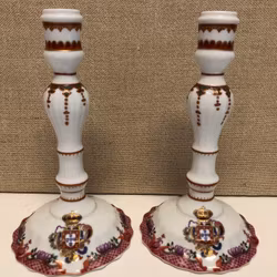 CANDLESTICKS, a pair, porcelain, Servico D.Pedro III, Sec. XVIII, Replica, Portugal.