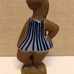LISA LARSON. Figurin, stengods, "Dora", Gustavsberg.