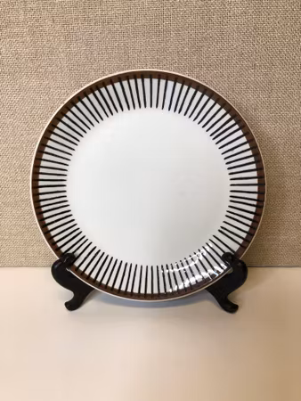STIG LINDBERG. Plate, flint porcelain, "Spisa Ribb", Gustavsberg.