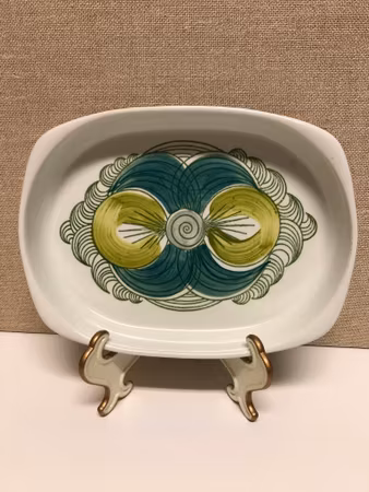HERTHA BENGTSSON. Oven dish, porcelain, "Elvira", Rörstrand.