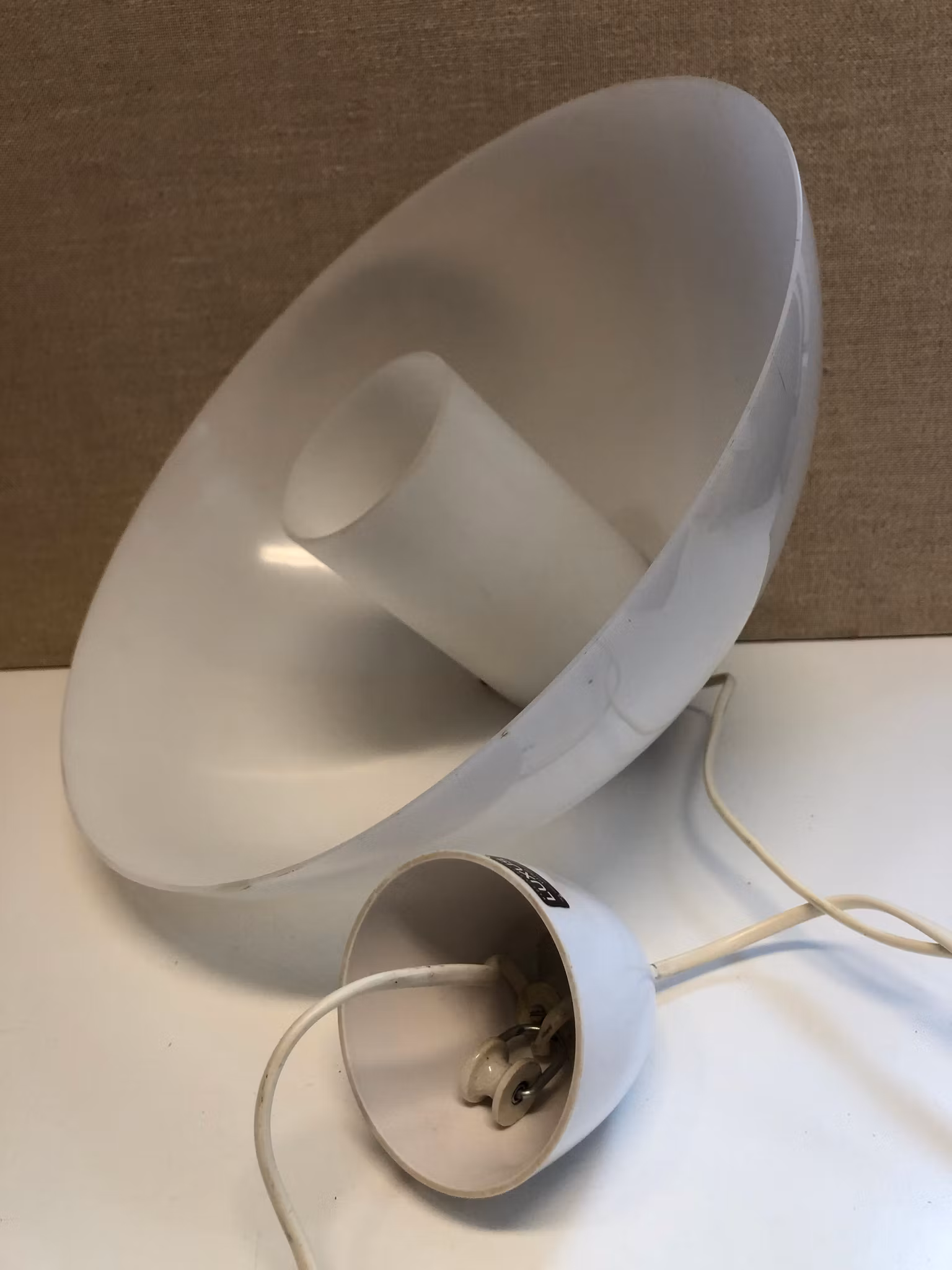 UNO ÖSTEN KRISTIANSSON. Taklampa, teak/plast/glas, Luxus vittsjö, Sweden, 1960/70-tal.