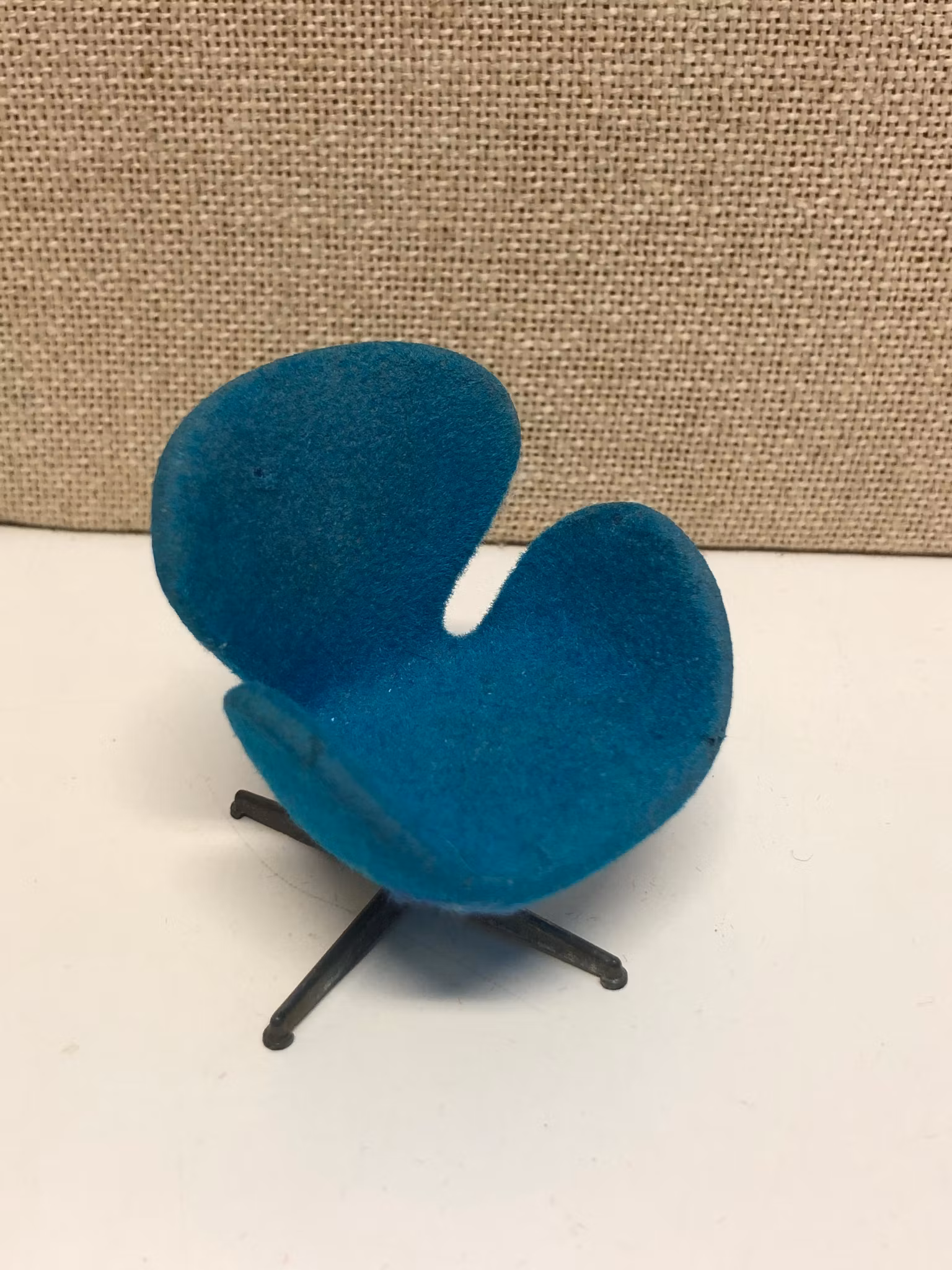 FÅTÖLJ, dockhus möbel, "Svanen",  design Arne Jacobsen, Brio.