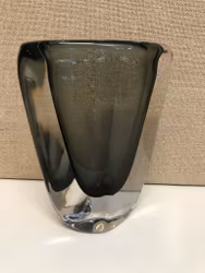 NILS LANDBERG. Vas, glas, signerad, Orrefors.